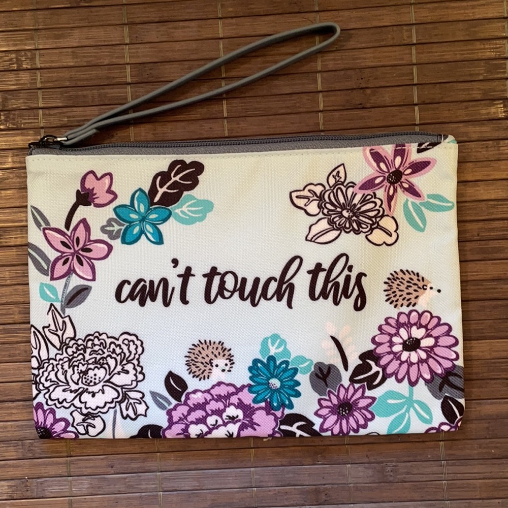 NWT Vera Bradley Lighten Up Wristlet - Picture 3 of 5